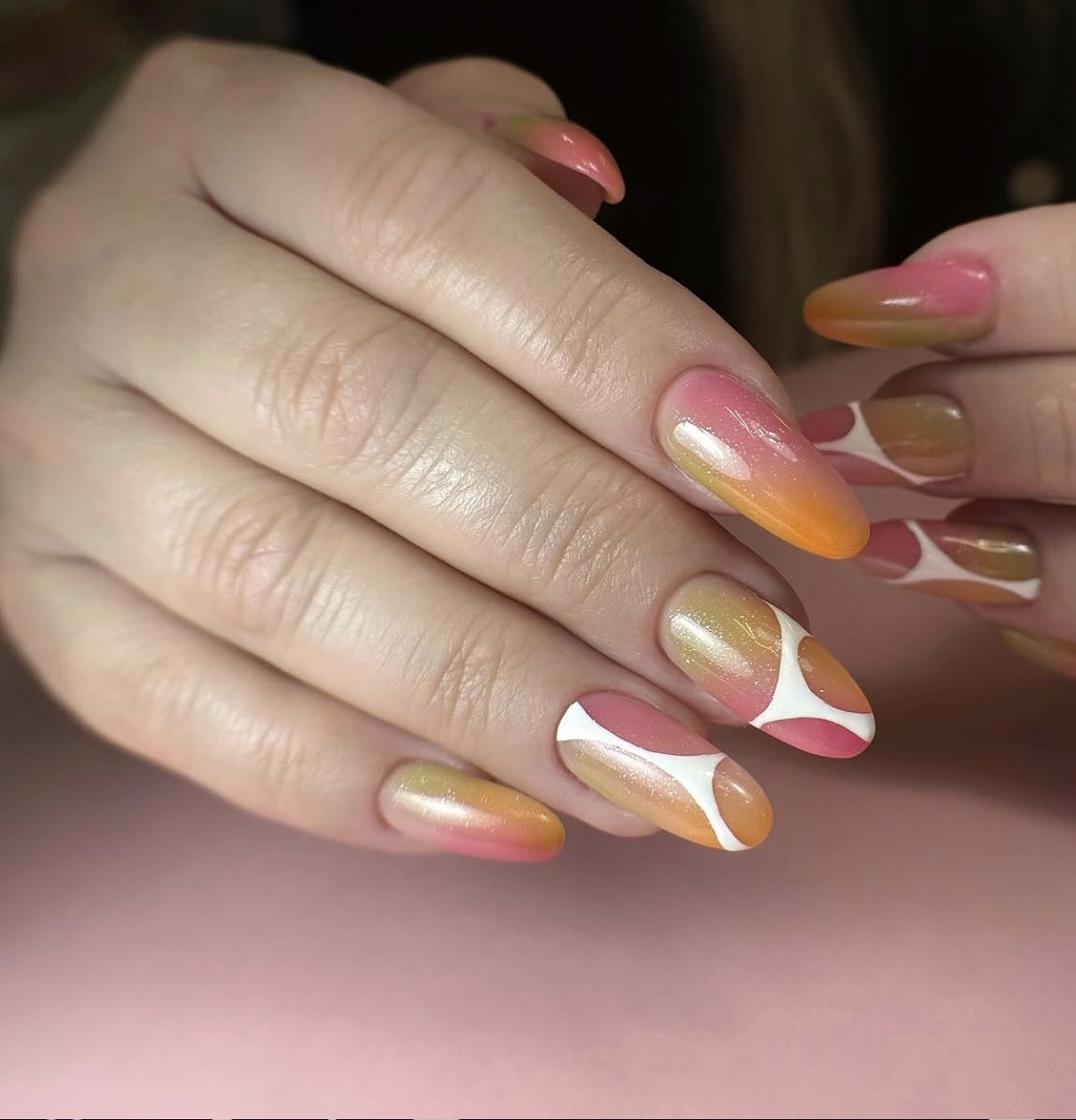 Dégradé sunset jaune orangé rose avec lignes blanches
